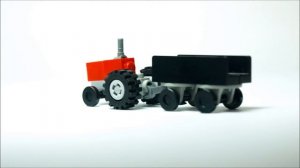 Lego System - Red Tractor with Flatbed (Červený traktor s valníkem).