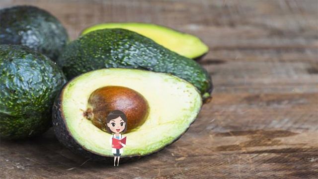 Mos i hidhni më bërthamat e avokados, arsyeja do ju lërë pa fjalë