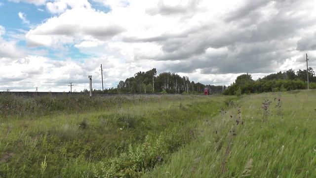 Тепловоз ТЭМ2-5998 на перегоне Погрузная - Кармала смотреть онлайн