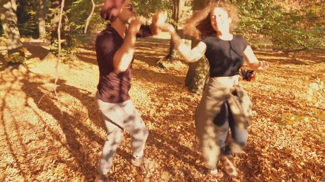 Salsa Dancing In The Nature Of Kassel - A Mi Manera - Daniel Rosas & Denise Fabel