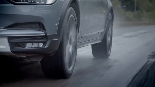 New Volvo V90 Cross Country Driving Scene смотреть онлайн