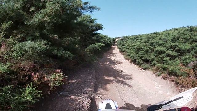 HARD ENDURO: NEW RIVERS | VARANDA DO PAPAGAIO | HILL CLIMB | FAILS | VALONGO | BETA | KTM смотреть онлайн