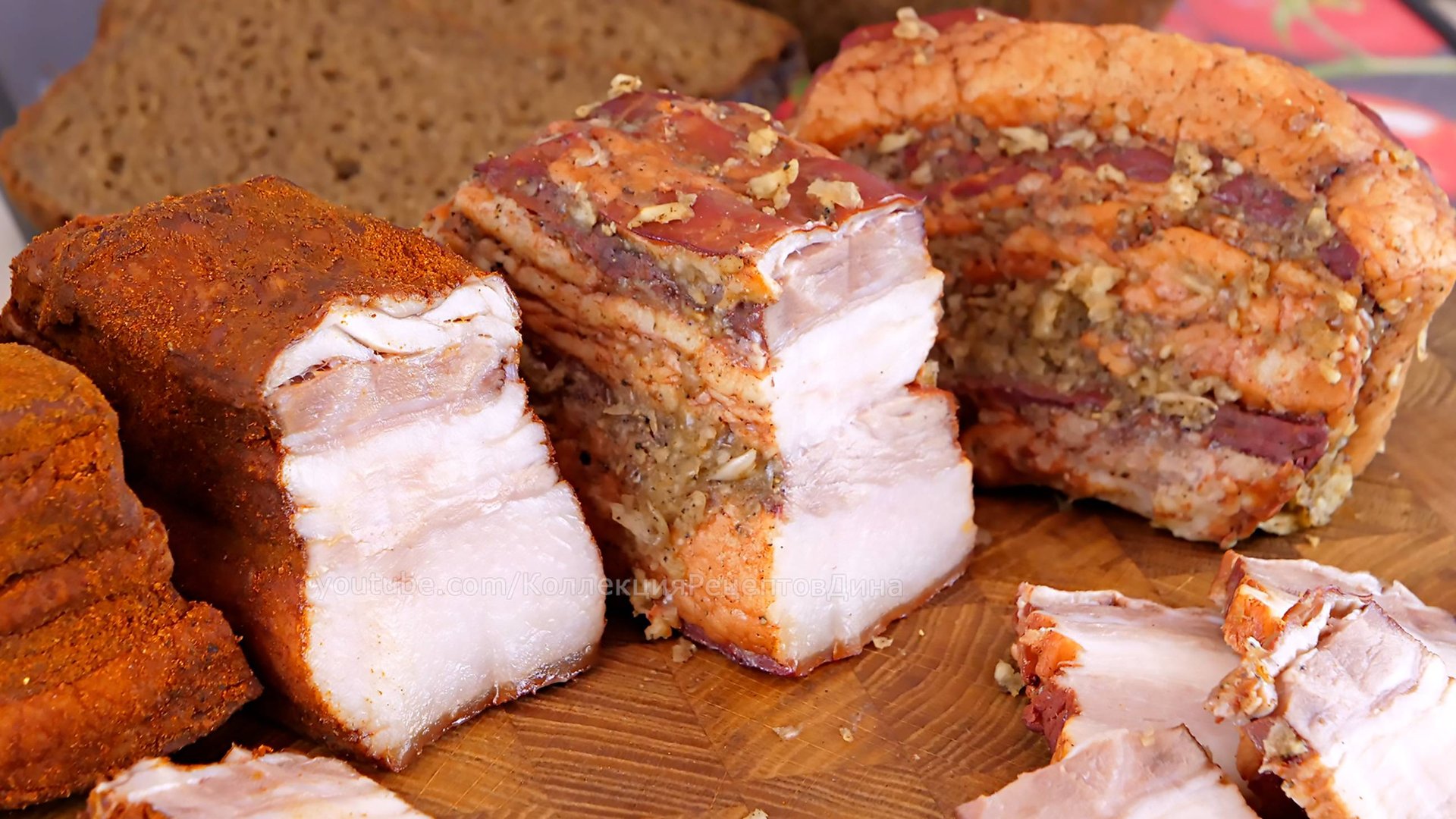 Вкуснейшая свиная грудинка в луковой шелухе! Вареная грудинка с чесноком и перцем. Сало по-домашнему смотреть онлайн