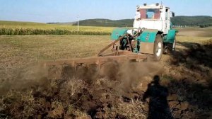 Пашем на Тракторе Т-150К с плугом ПЛН-5-35 /Moldova