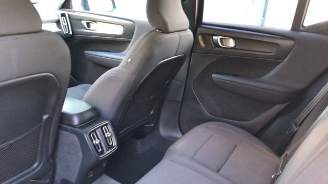 VOLVO XC40 T2 Momentum