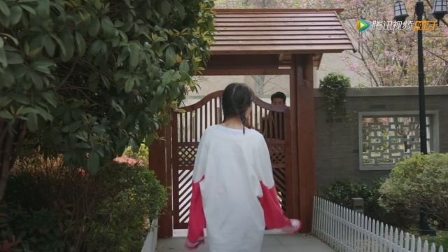 ENG SUB【蓬莱间 Fairyland Lovers】EP01 | 林夏阴差阳错结识白起，热舞了一番竟遭嫌弃 смотреть онлайн