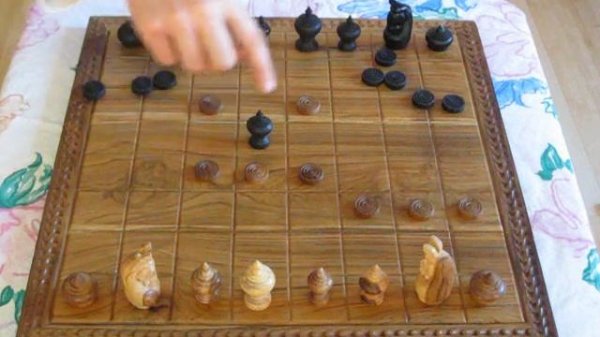 How to Play Thai Chess or Cambodian Chess - Makruk or Ouk