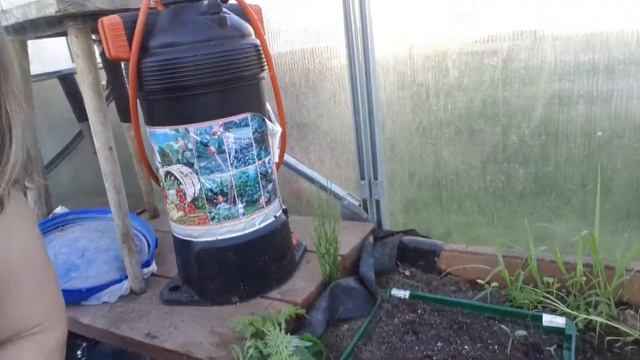 Обзор теплицы, посев новым способом кабачков, огурцов, дынь, арбузов! смотреть онлайн