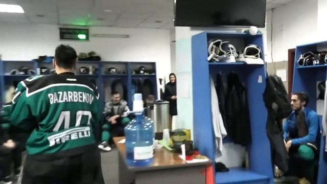 Победная раздевалка после игры ХК "БЕЙБАРЫС" - ХК "СНЕЖНЫЕ БАРСЫ" смотреть онлайн