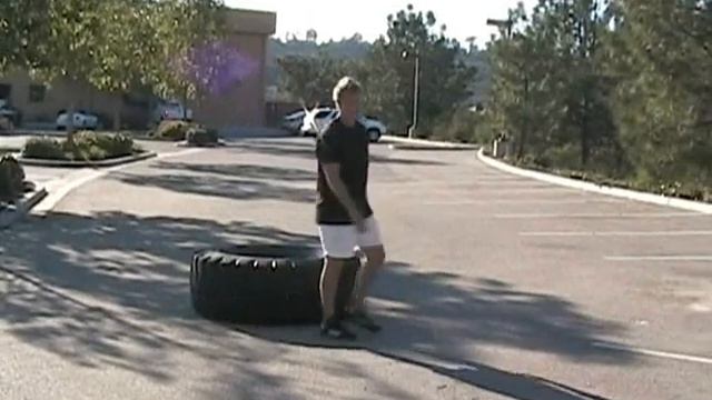 Tire Flippin' for fitness with Adrian & Max! смотреть онлайн