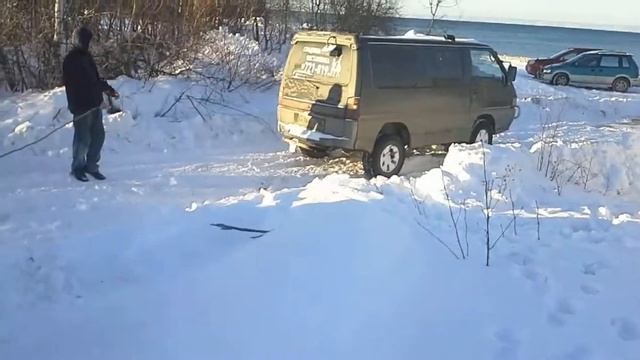 Делика тянет крузак смотреть онлайн