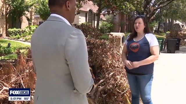 Hurricane Beryl debris piling up in neighborhood, clean-up efforts lacking, residents say смотреть онлайн