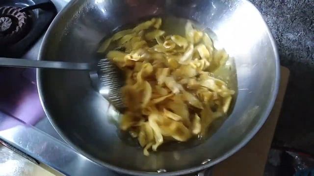 How To Make Crispy Banana Chips The EASY Way || TutorialTube PH