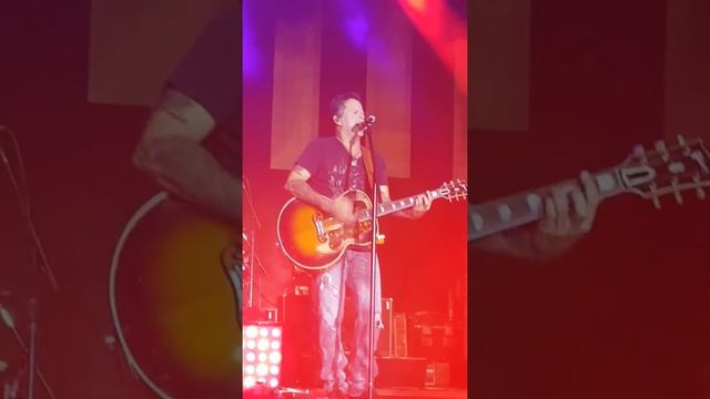 Gary Allan - Half of my mistakes - 7/20/17 Lagrange, IN смотреть онлайн