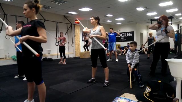 10.04.2015 групповое занятие в МК КРОССФИТ смотреть онлайн