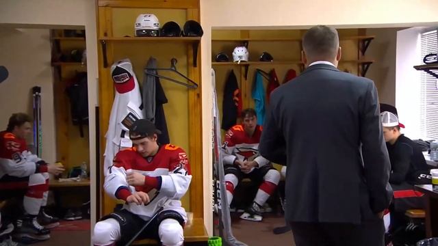 В МХЛ раздевалки открыты! Ты заходи, если что! смотреть онлайн