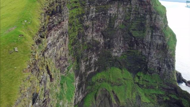 Faroe Islands - Kallur Lighthouse 🇫🇴 4K #faroeislands #lighthouse #drone смотреть онлайн