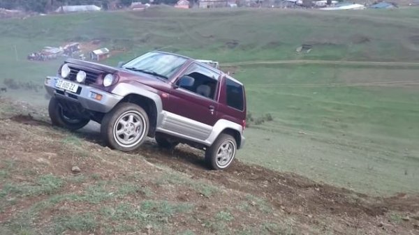 Mitsubishi Pajero junior Off-road Test!