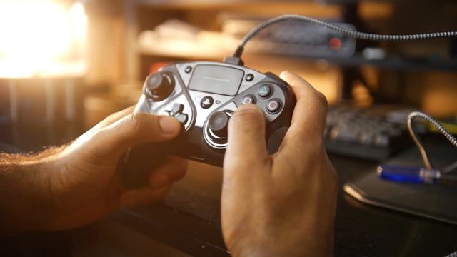 Thrustmaster eSwap Pro vs Astro C40 PS4/PC Controller смотреть онлайн