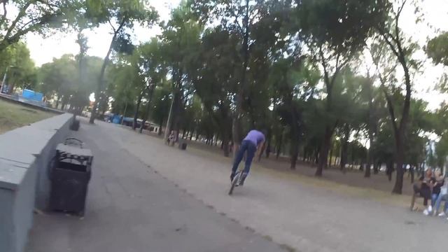 Мужик накинулся на МИШАНЮ ПЕРВЫЙ ПРЫЖОК САНИ НА ДЕРТАХ #яжедед смотреть онлайн