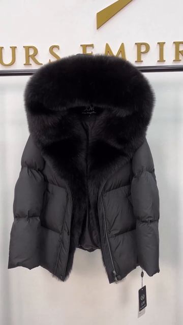 Черный пуховик смотреть онлайн