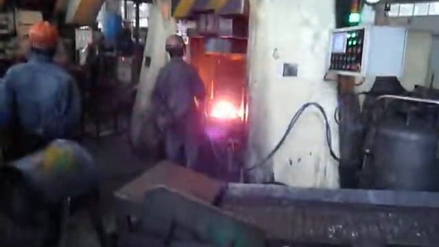 ковка молоток, CNC молоток, гидравлический молот близко умереть смотреть онлайн