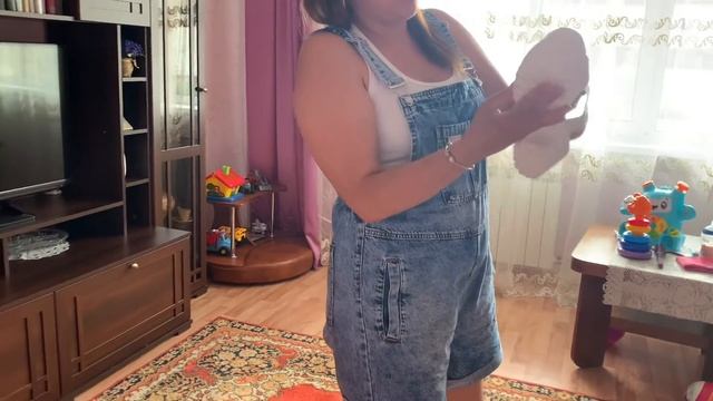 Дефилирует Оксана в новой обуви смотреть онлайн