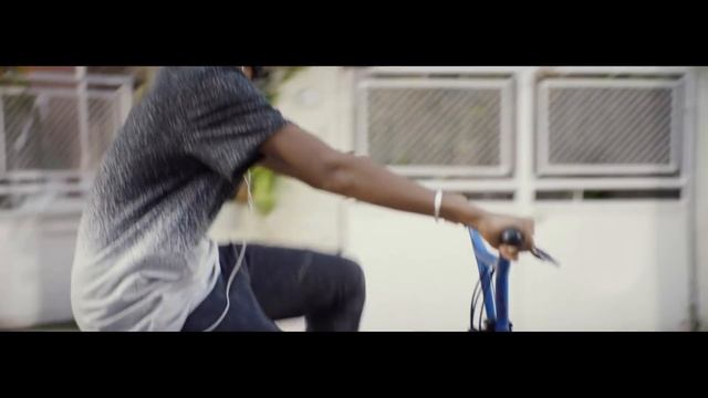 Mercedes-Benz B-Class: The costume: Justify Nothing | Mercedes-Benz Singapore смотреть онлайн