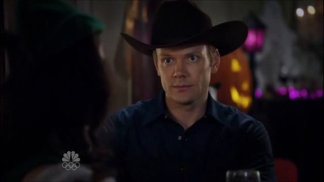 Community - Jeff uses Chang's pickup line смотреть онлайн