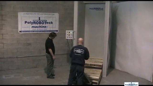 Pallet Dispenser / Distributeur de palette (Polyroboteck Machine inc.) смотреть онлайн