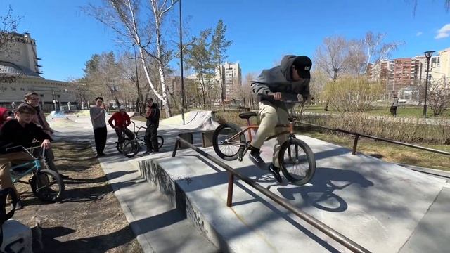 ОЧЕНЬ ОСТРЫЙ 🌶🔥 GAME OF BIKE смотреть онлайн