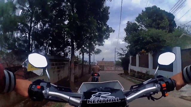 PENGALAMAN 3 TAHUN PAKE VIAR CROSS X 150 ( MOTOVLOG VIAR CROSS X 150 BANDUNG ) смотреть онлайн