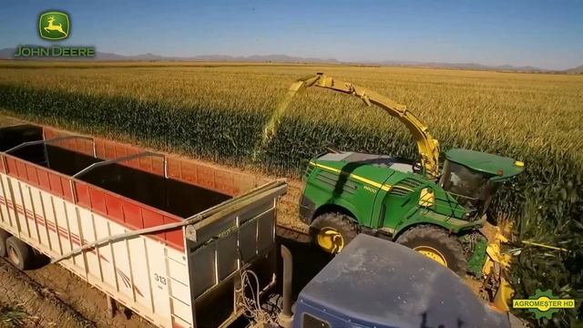 Самоходные кормоуборочные комбайны John Deere 8000 смотреть онлайн