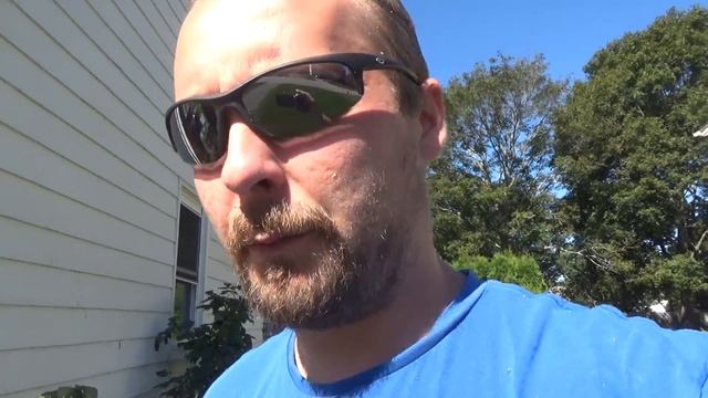 Should you mulch leaves into your lawn or rake them up смотреть онлайн