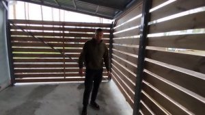 Навес/гараж для машины к дому  из металла и дерева своими руками.