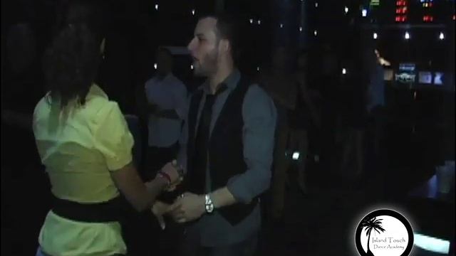 Hyde Park Cafe Free Salsa and Bachata Classes смотреть онлайн