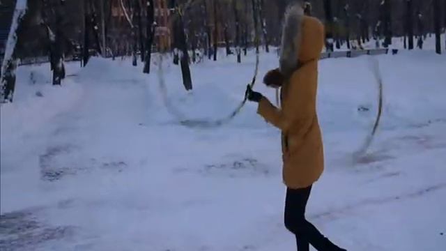 Alla Yoo hooping on the snow - как согреться зимой^^ смотреть онлайн