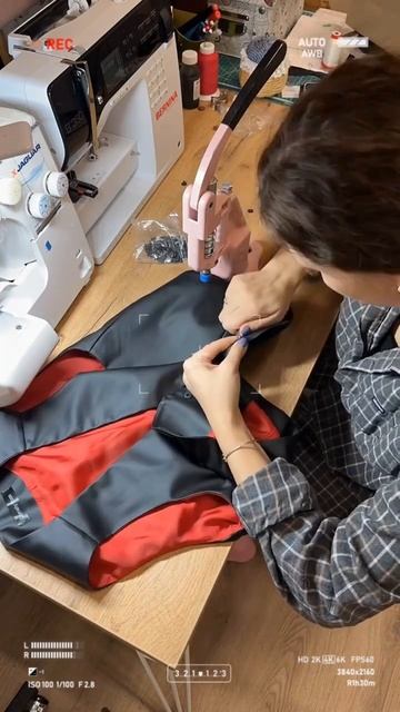 жилетки из экокожи готовы к заказу👏🏻😍размер s-m, для заказа пишите в инст: comely_room смотреть онлайн