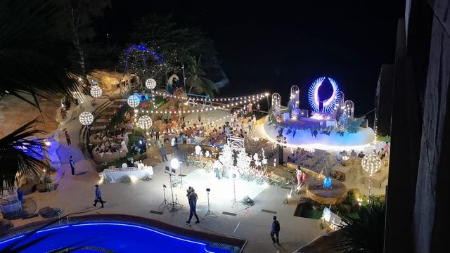 Тайцы празднуют день рождения