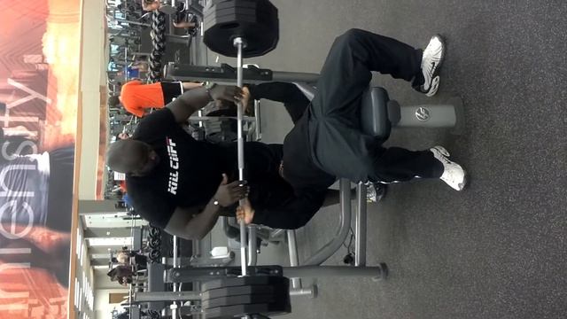 Larry 5'7" 176lbs lifts 405lbs 3 times смотреть онлайн