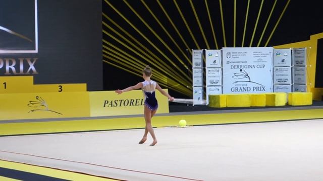 Новосельська Ксенія обруч смотреть онлайн