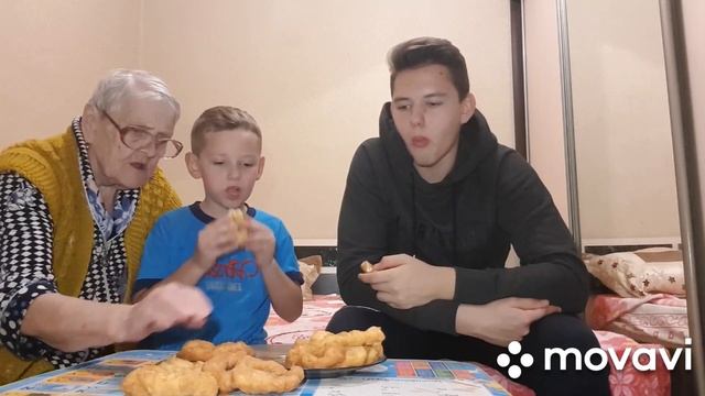 Кушаем пончики на скорость с наказанием!!!!