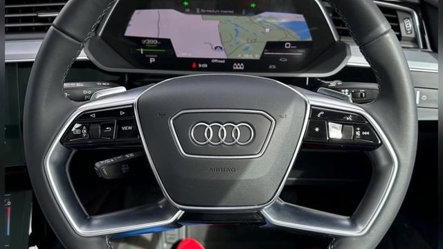 Audi Q8 Sportback 55 e-tron quattro Power of electric mobility. смотреть онлайн