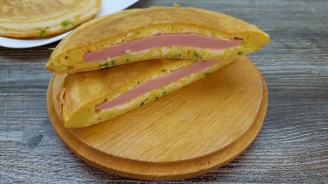 Вылейте тесто на колбаску и вы будете поражены результатом! Просто и вкусно смотреть онлайн