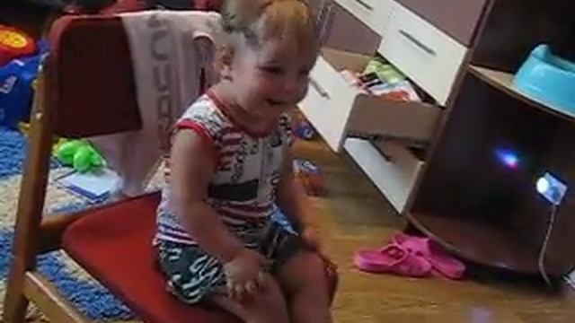 Супер - маленький мальчик танцует под Полякову