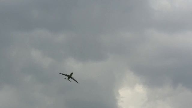 HUGE RC AIRLINER AIRBUS A-340-300 SCALE MODEL TURBINE JET FLIGHT DEMONSTRATION смотреть онлайн