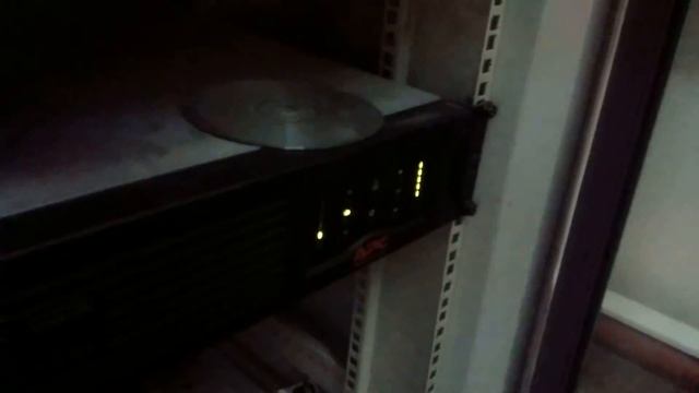 APC SMART UPS 1000