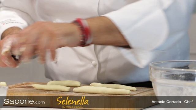 Frittelle Dolci Di Patata Selenella Con Caramello Salato E Salsa Di Lamponi
