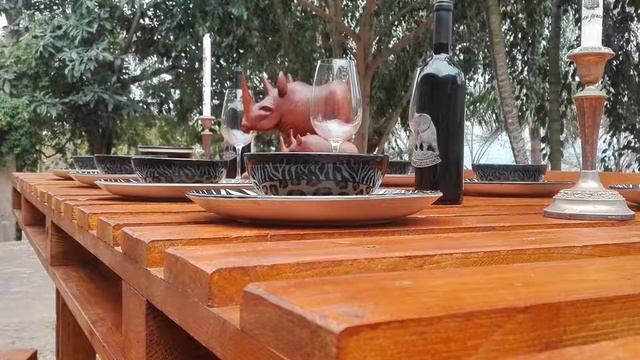 Pallet Styled Dining Set Progress clip - Creator Creations - Nelspruit. Mpumalanga смотреть онлайн