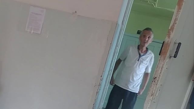 В Хирургии Попрашайка Просит Увсех Сигареты смотреть онлайн